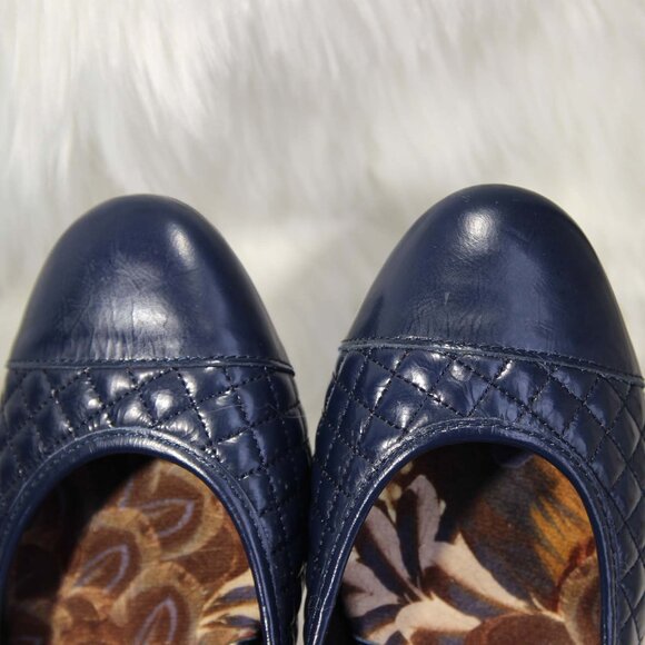 Born B73434 VBED14 Ballet Flat Womens Sz 10 EU 42 Navy Quilted Cap Toe Leather - Picture 15 of 15
